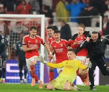Benfica Keeper Scores Last Second Winner